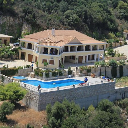 קרי Villa Akros And Suites מראה חיצוני תמונה