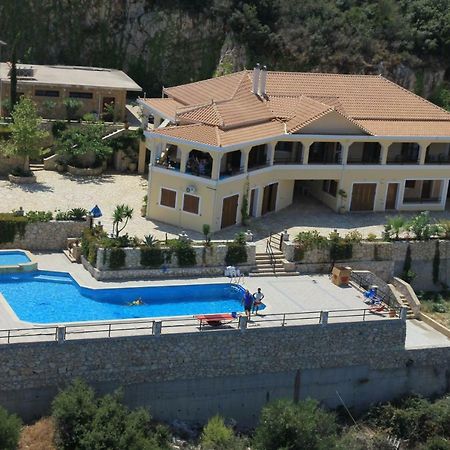 קרי Villa Akros And Suites מראה חיצוני תמונה