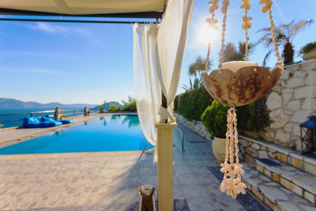 קרי Villa Akros And Suites מראה חיצוני תמונה