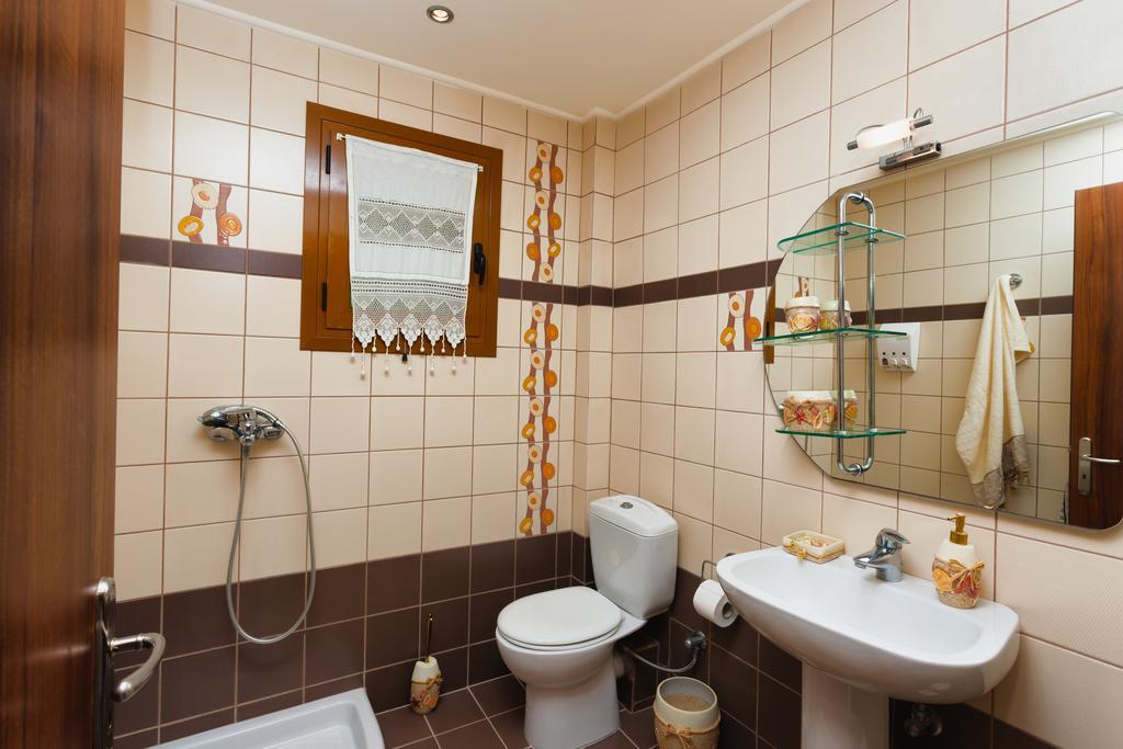 קרי Villa Akros And Suites מראה חיצוני תמונה