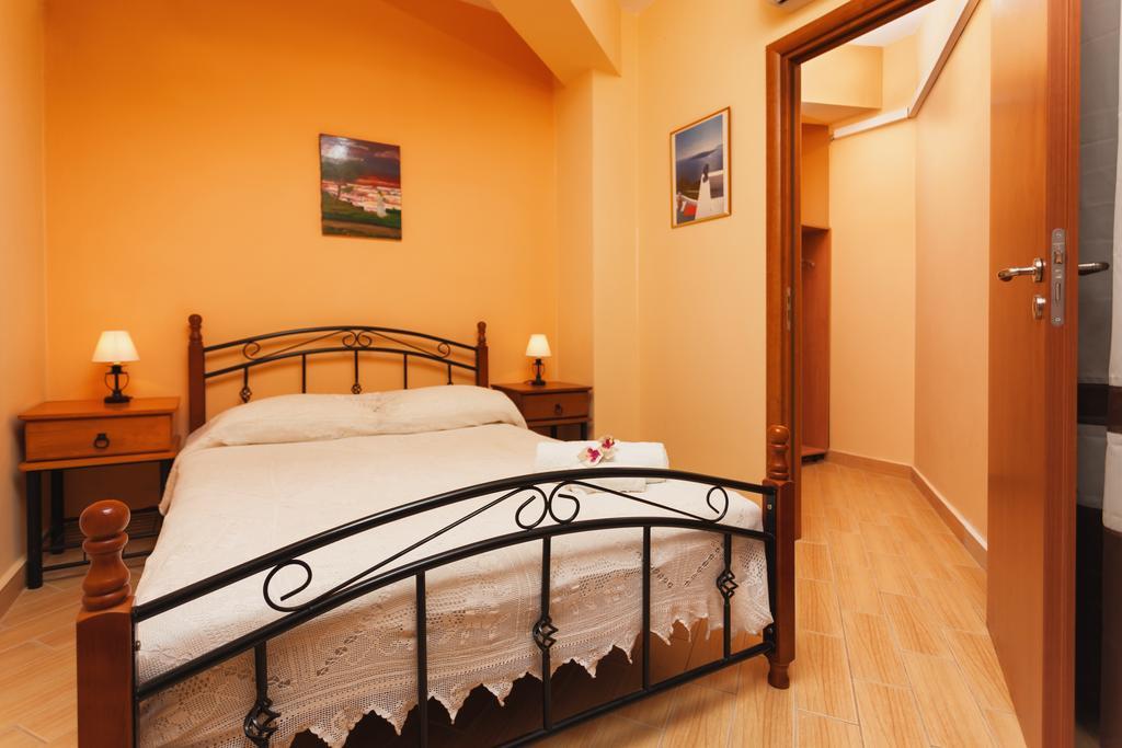 קרי Villa Akros And Suites מראה חיצוני תמונה