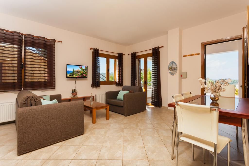 קרי Villa Akros And Suites מראה חיצוני תמונה