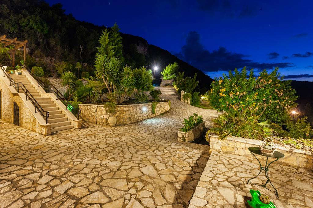קרי Villa Akros And Suites מראה חיצוני תמונה