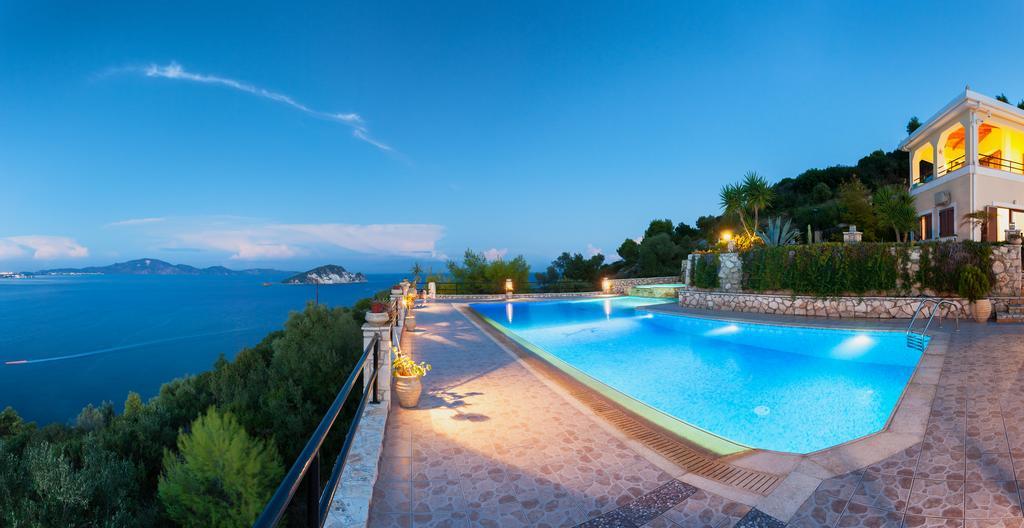 קרי Villa Akros And Suites מראה חיצוני תמונה